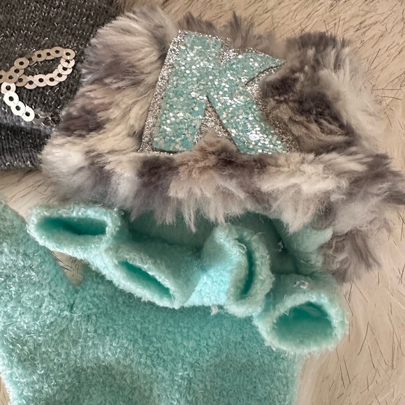 Justice Girls Teal & Gray Love/Black “K” Initial Beanies And Fingerless Gloves - Picture 10 of 12